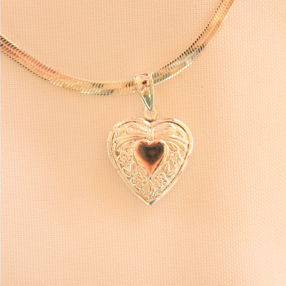 Silver heart necklace